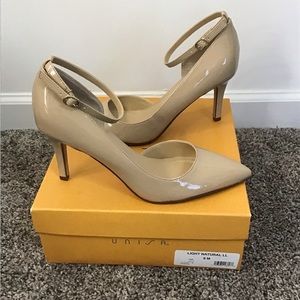 Adorable NWOT light natural colored strap heels